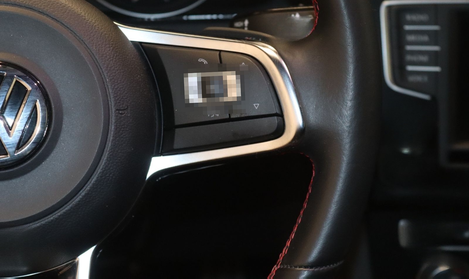 Volkswagen Golf GTI DSG Performance-NAVI-XENON-PANORAMA- foto 14