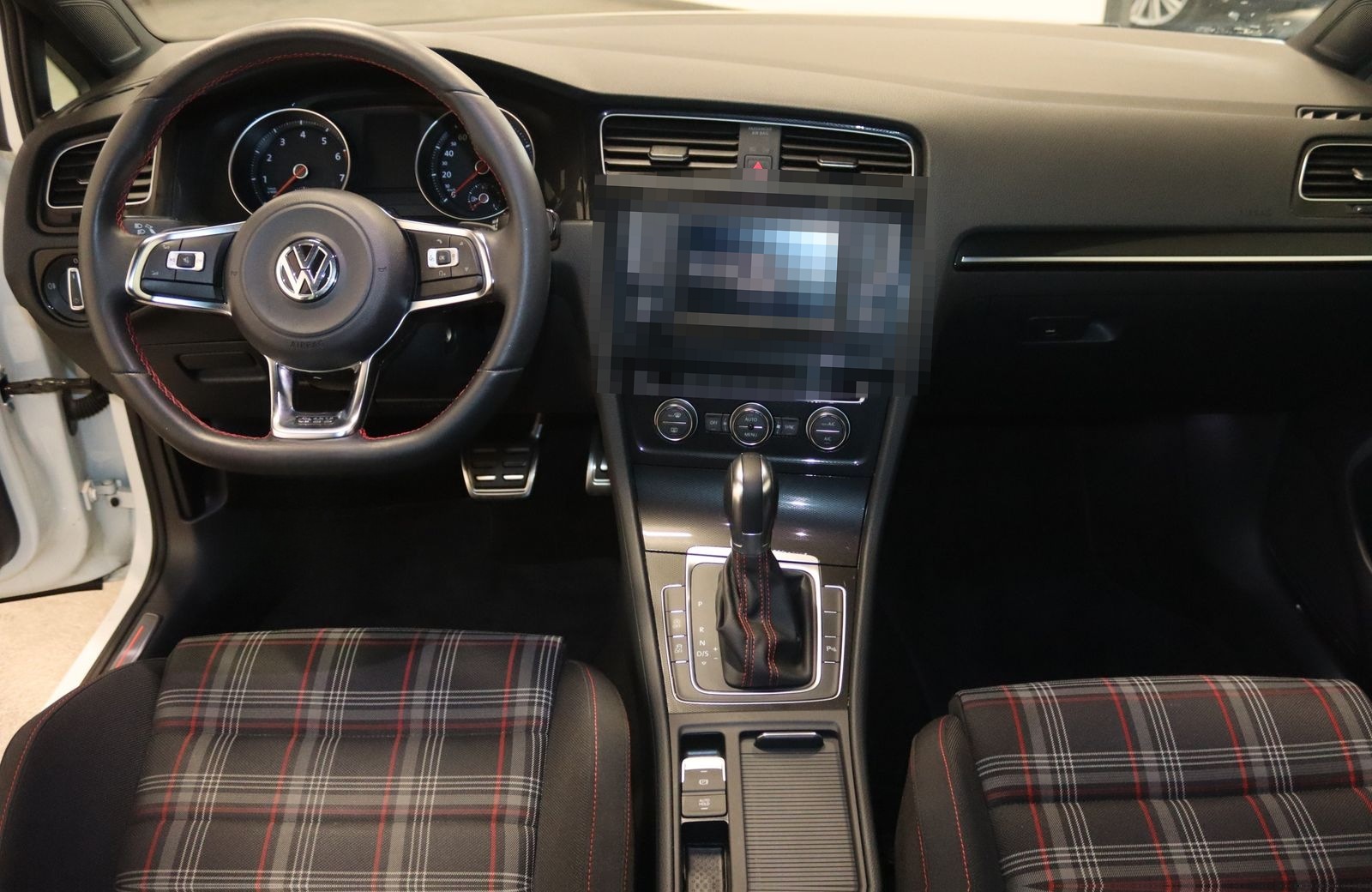 Volkswagen Golf GTI DSG Performance-NAVI-XENON-PANORAMA- foto 16