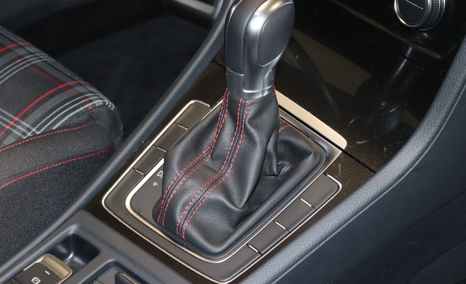 Volkswagen Golf GTI DSG Performance-NAVI-XENON-PANORAMA- foto 19