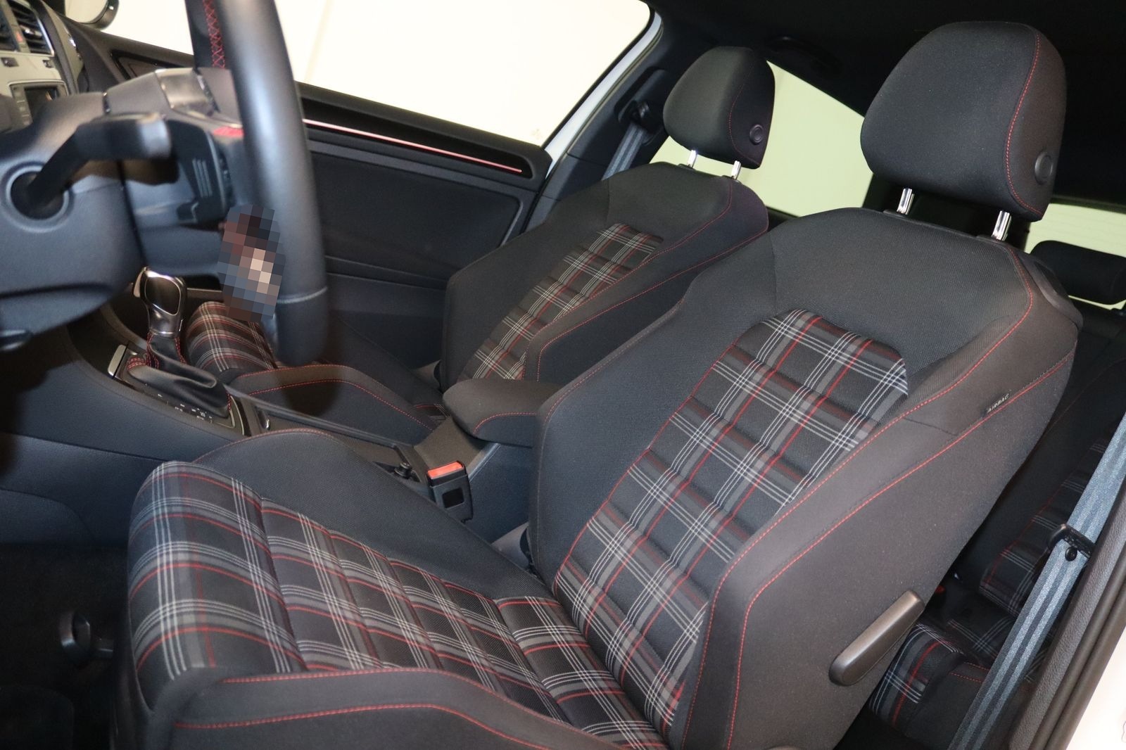 Volkswagen Golf GTI DSG Performance-NAVI-XENON-PANORAMA- foto 8