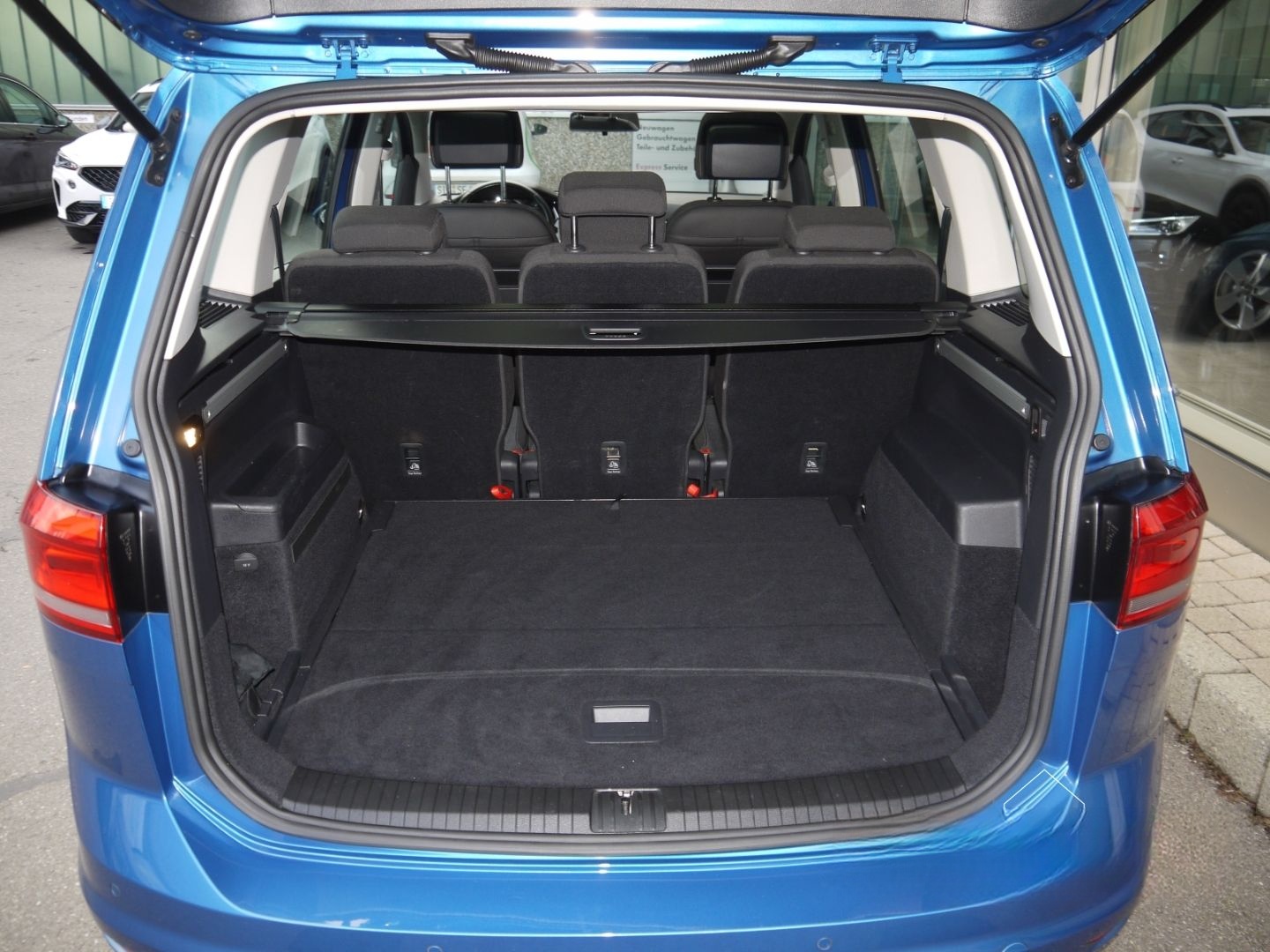 Volkswagen Touran 1.5 TSI Comfortline NAVI Pano AHK foto 12