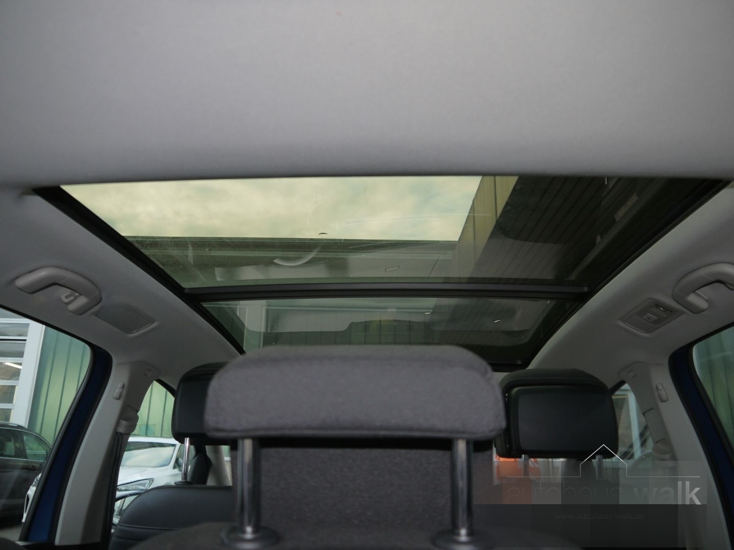 Volkswagen Touran 1.5 TSI Comfortline NAVI Pano AHK foto 13