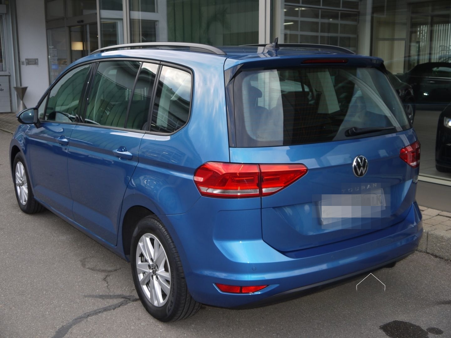 Volkswagen Touran 1.5 TSI Comfortline NAVI Pano AHK foto 4