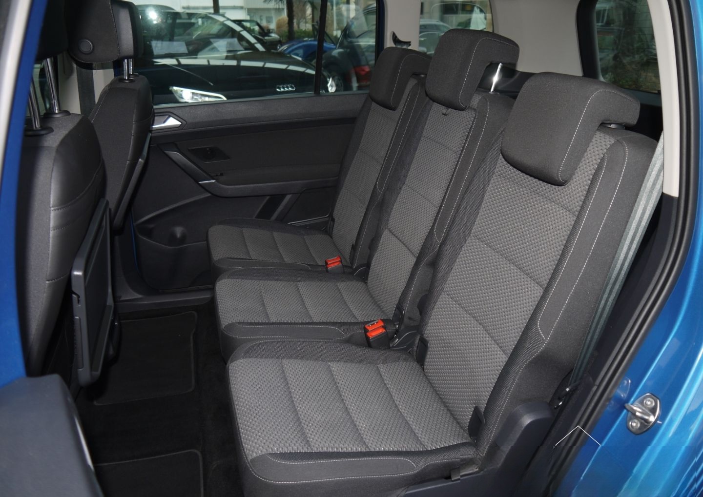 Volkswagen Touran 1.5 TSI Comfortline NAVI Pano AHK foto 7