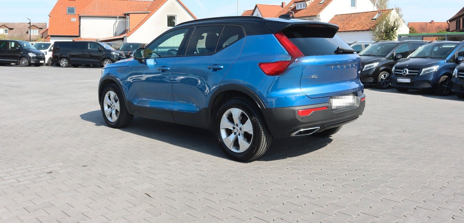 Volvo XC40 R Design AWD Harman ACC Spur CarPlay Kamera foto 4