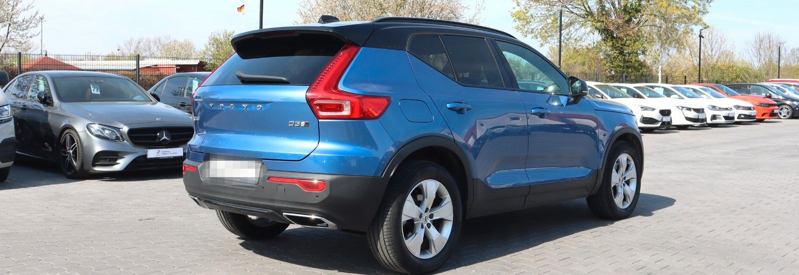 Volvo XC40 R Design AWD Harman ACC Spur CarPlay Kamera foto 6