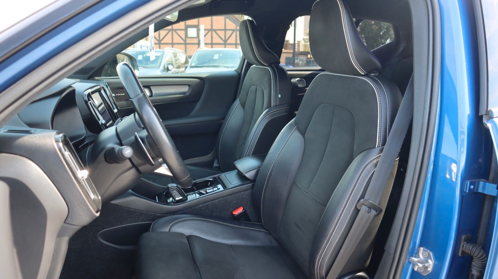 Volvo XC40 R Design AWD Harman ACC Spur CarPlay Kamera foto 10