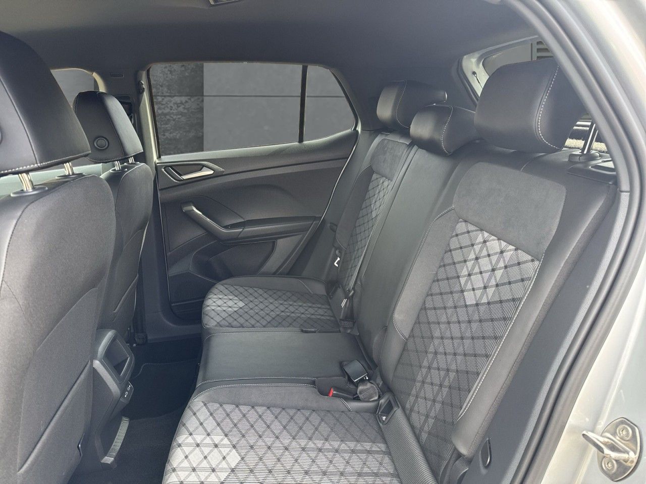 Volkswagen T-Cross 1.5 TSI R-Line Automatik Navi+AHK+Rückfa foto 10