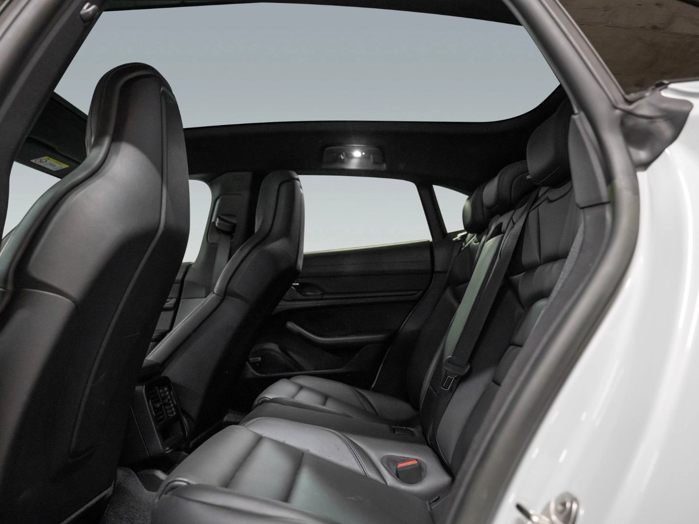 Porsche Taycan 4 Cross Turismo InnoDrive Beifahrerdispla foto 16