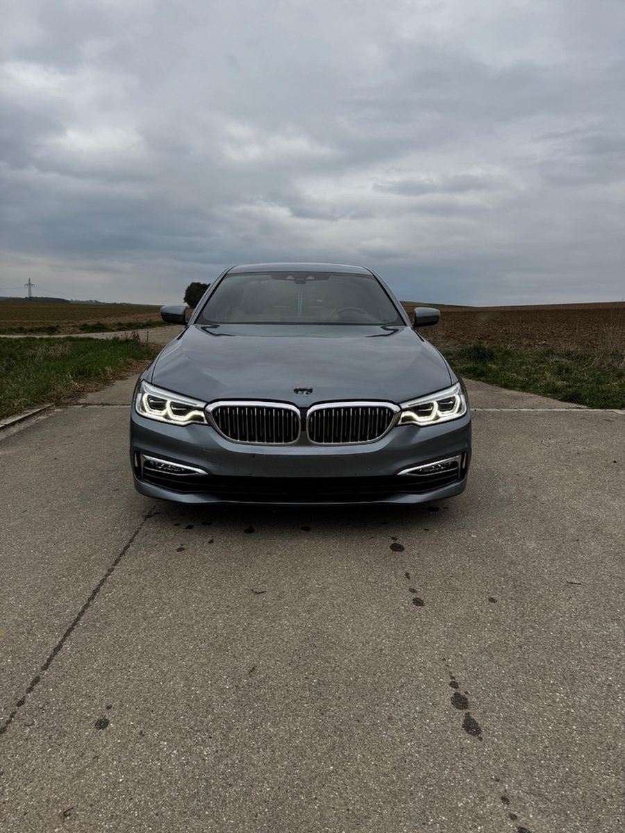 BMW 540i xDrive  foto 2