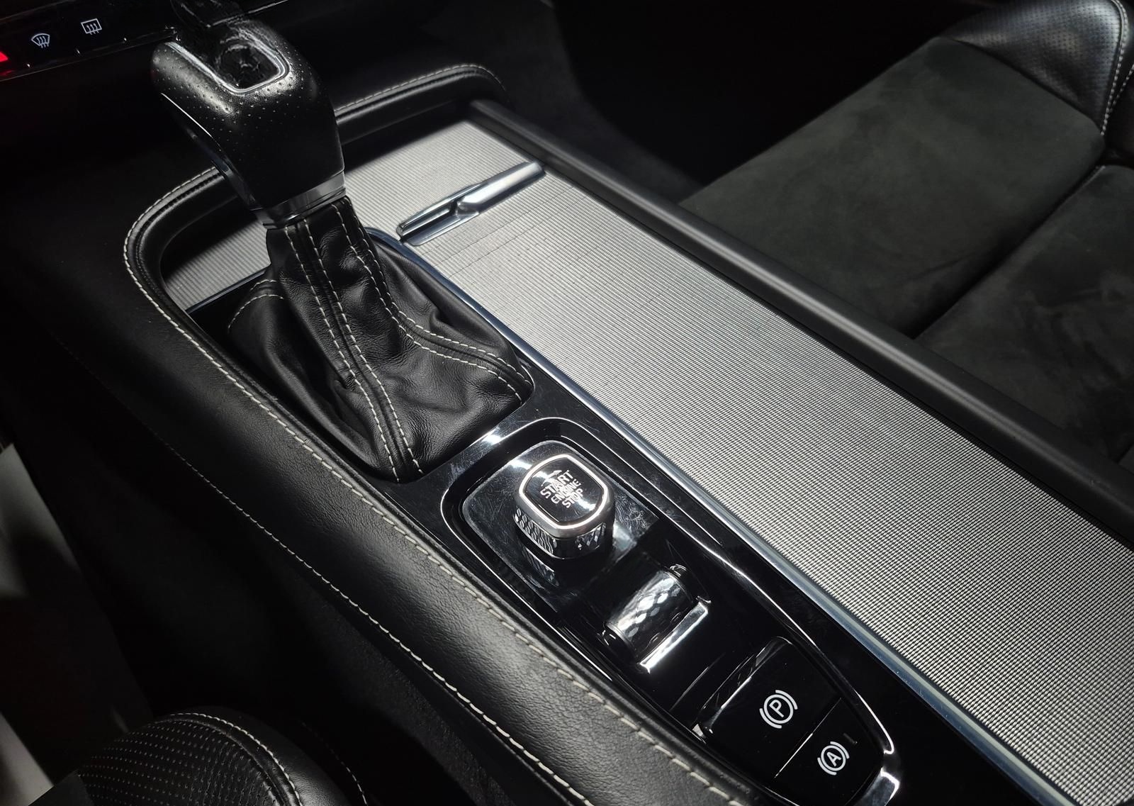 Volvo V90 R Design AWD Matrix/Navi/360°/H-K/Stdhzg/19L foto 18