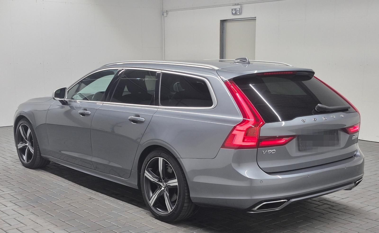 Volvo V90 R Design AWD Matrix/Navi/360°/H-K/Stdhzg/19L foto 3