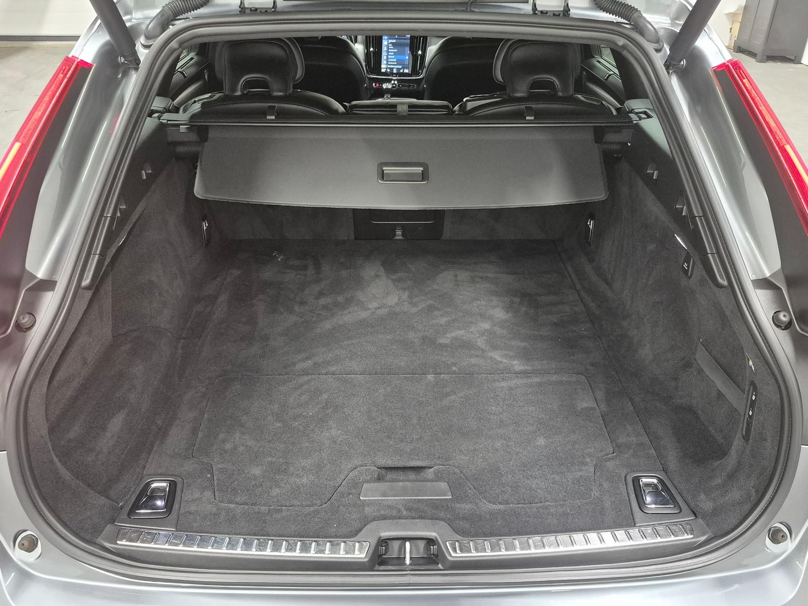 Volvo V90 R Design AWD Matrix/Navi/360°/H-K/Stdhzg/19L foto 7