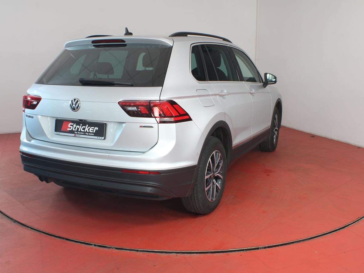 Volkswagen Tiguan 2.0TSI DSG 4M 220,-ohne Standh foto 3