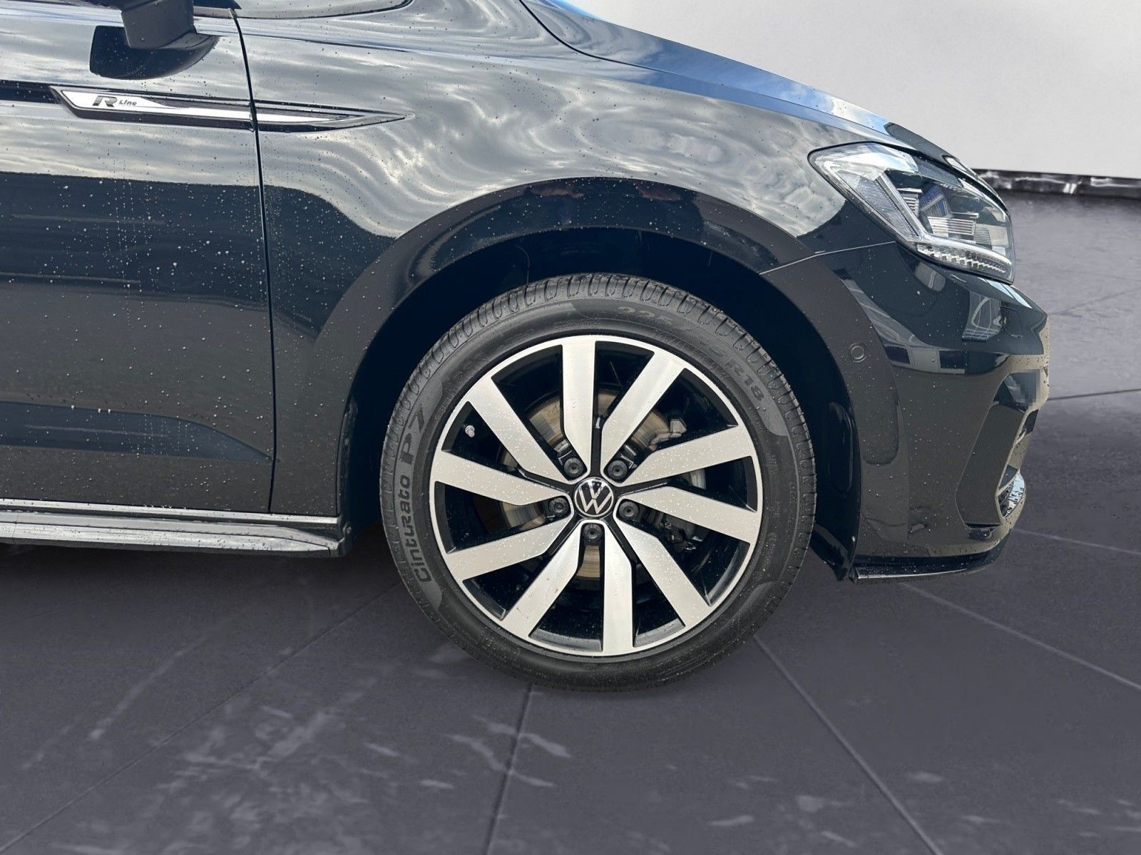 Volkswagen Touran 2.0 TDI DSG Highline R-Line AHK Navi Pano foto 12