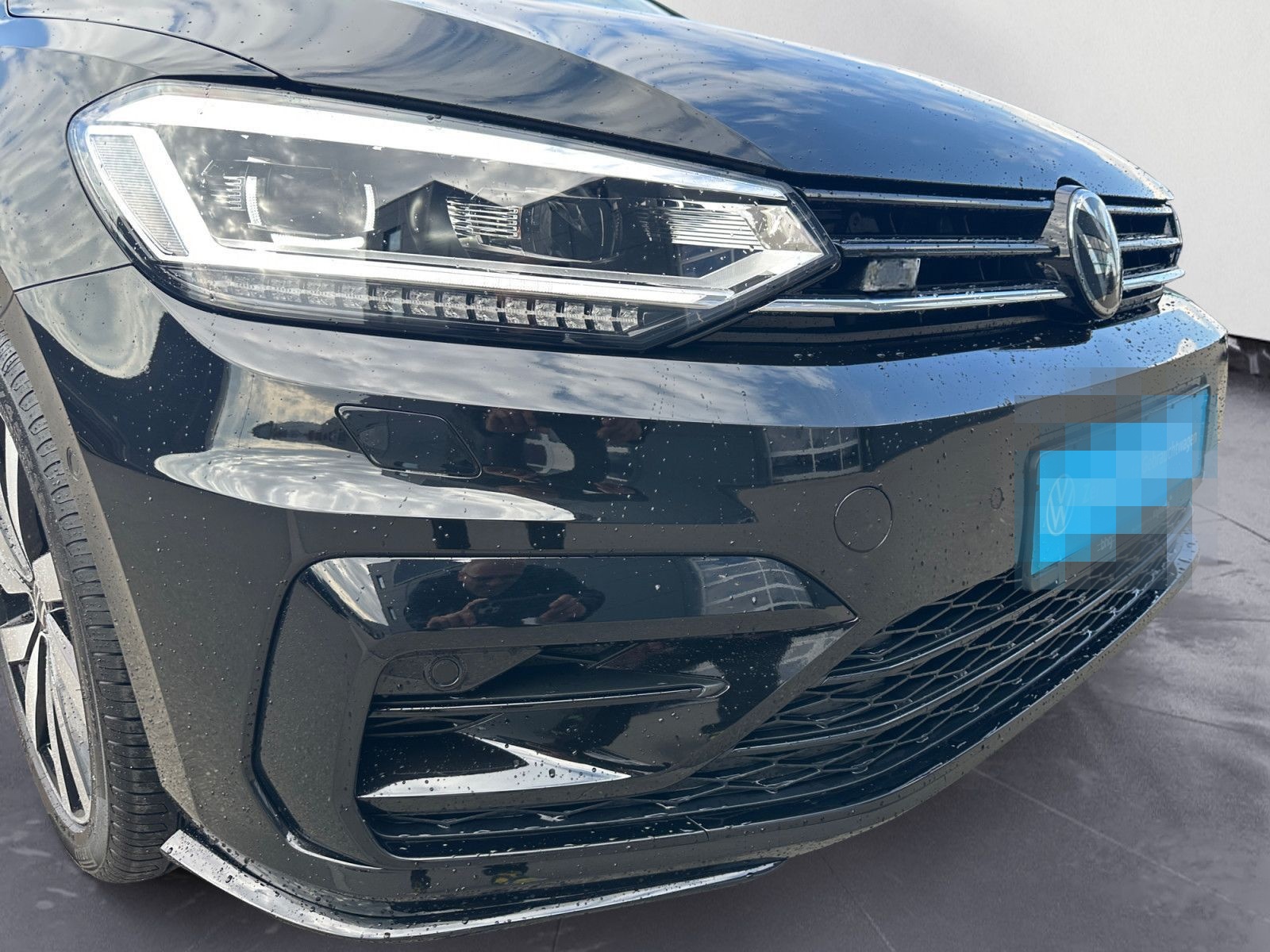 Volkswagen Touran 2.0 TDI DSG Highline R-Line AHK Navi Pano foto 13