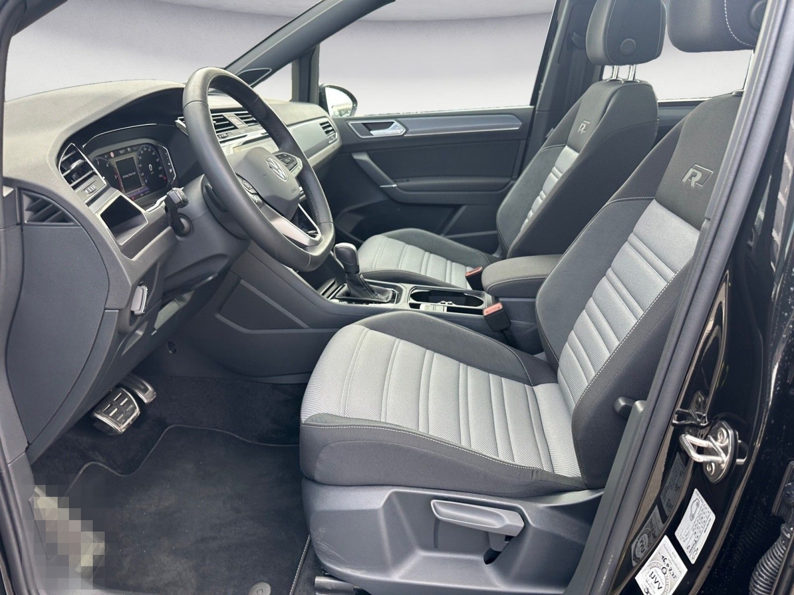 Volkswagen Touran 2.0 TDI DSG Highline R-Line AHK Navi Pano foto 8