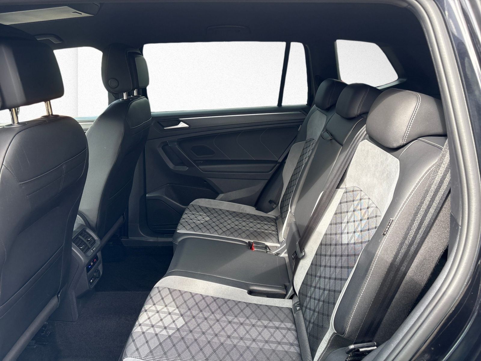 Volkswagen Tiguan Allspace R-Line 2.0 TDI DSG Rückfahrk.+SH foto 14