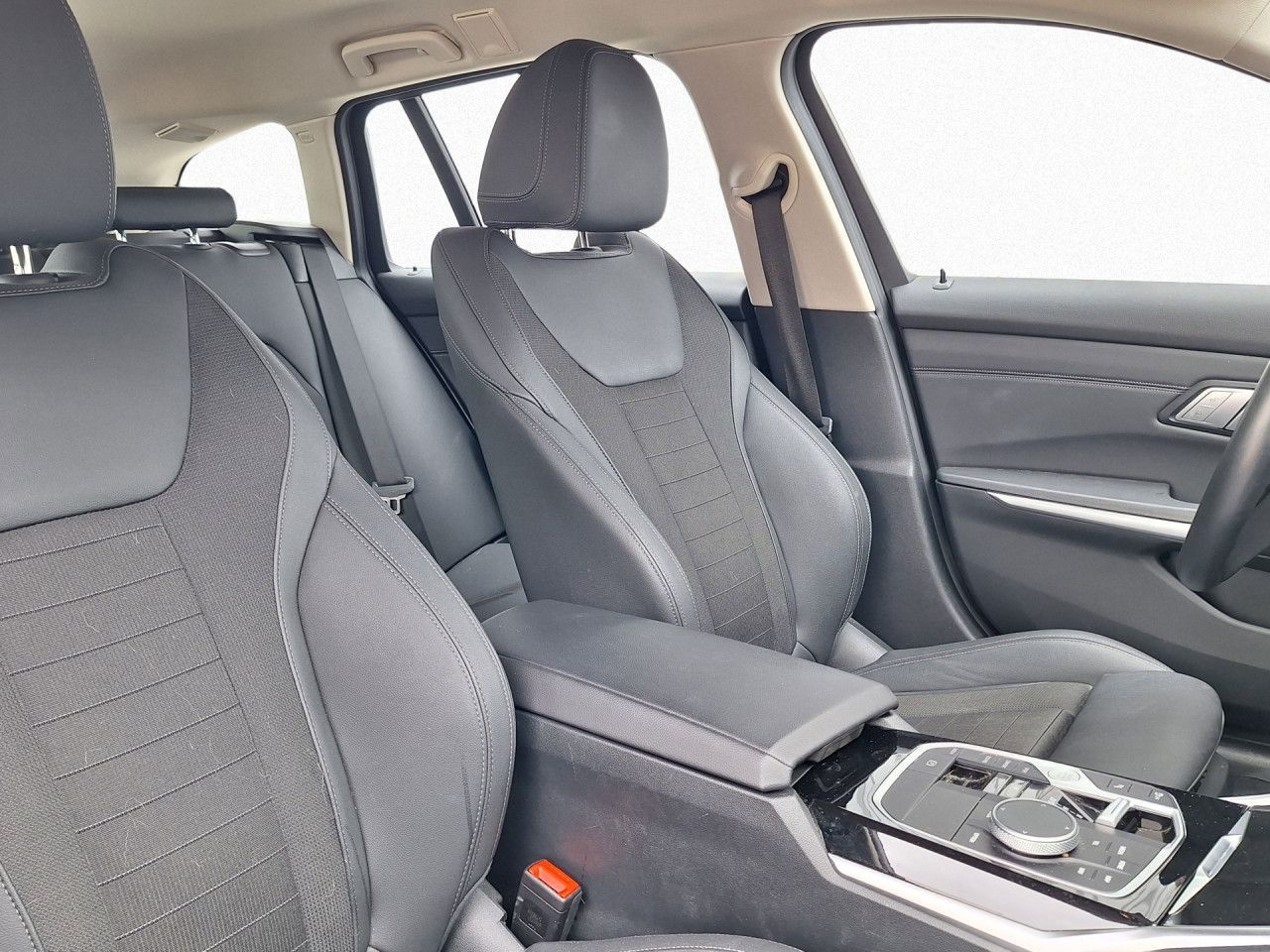 BMW 320d Touring Aut. LiCo+ HiFi M-Fahrw. SHZ SpoSi foto 6