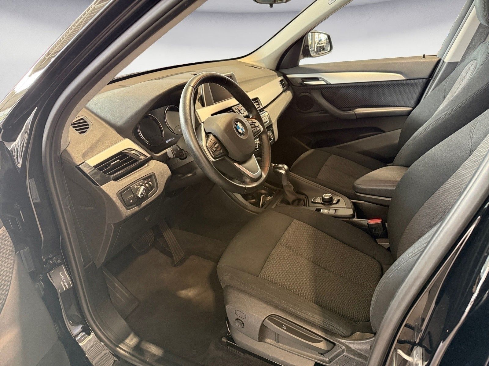 BMW X1 xDrive25e Advantage Navi Klima PDC Kamera AHK foto 8