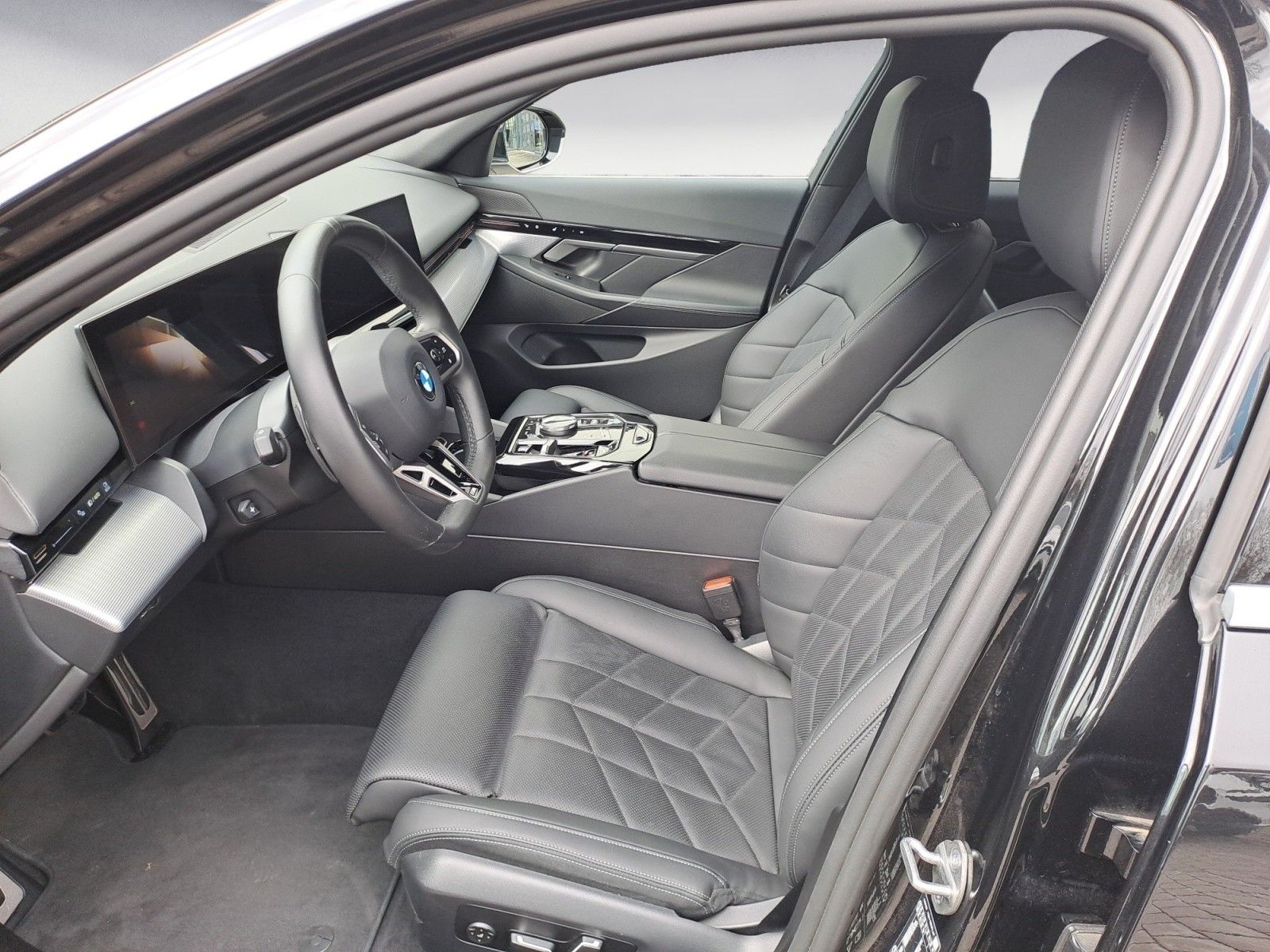 BMW 520d xDrive Limousine M Sport Komfortsitze el. M foto 8