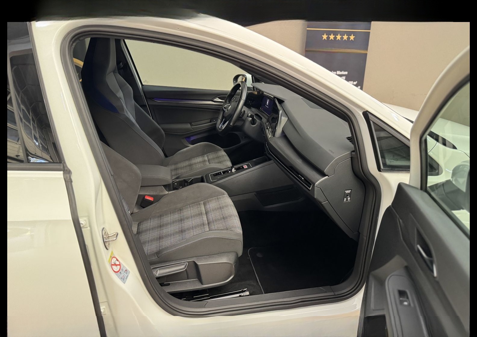 Volkswagen Golf VIII GTE eHybrid DSG Navi/LED/17/PDC/17 foto 19