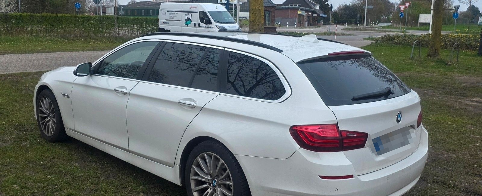 BMW 530d xDrive Touring A - 8fach bereift foto 3