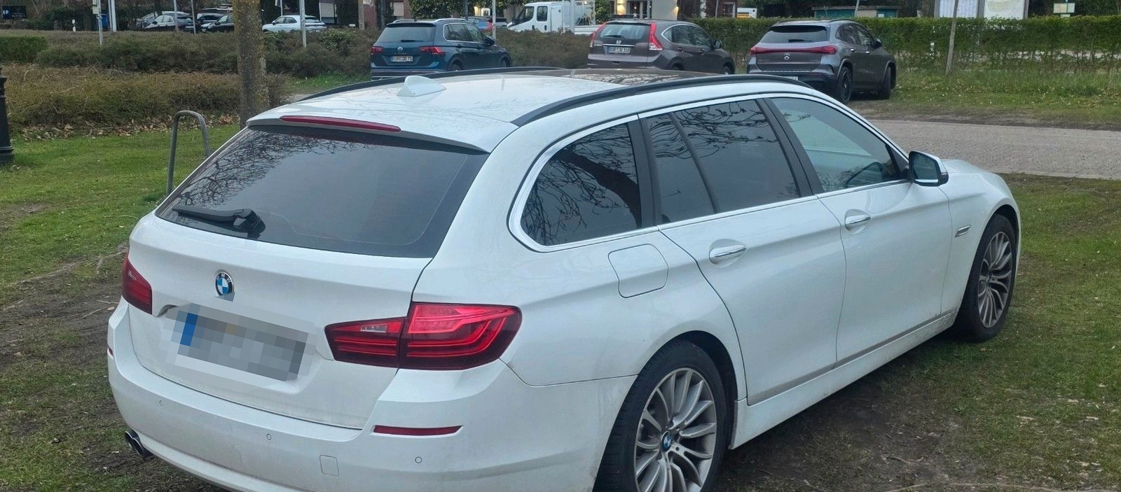 BMW 530d xDrive Touring A - 8fach bereift foto 5