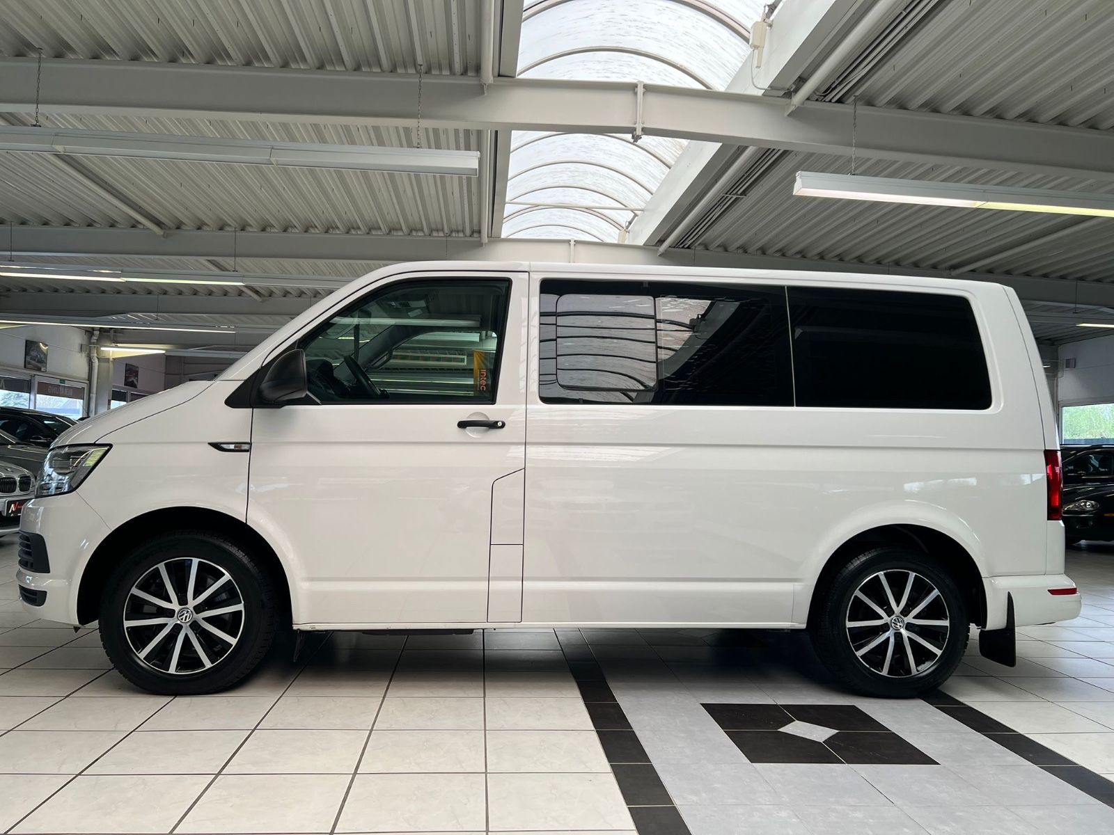 Volkswagen T6 Multivan NAVI/DSG/BEHINDERTENGERECHT/RAMPE foto 12