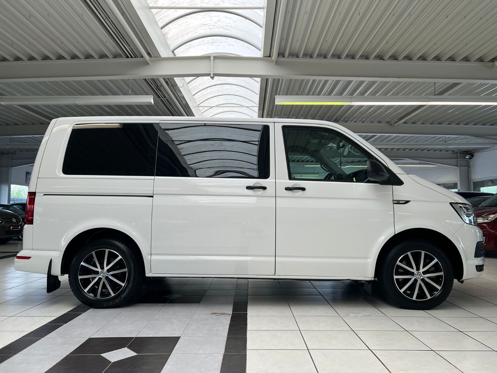 Volkswagen T6 Multivan NAVI/DSG/BEHINDERTENGERECHT/RAMPE foto 13