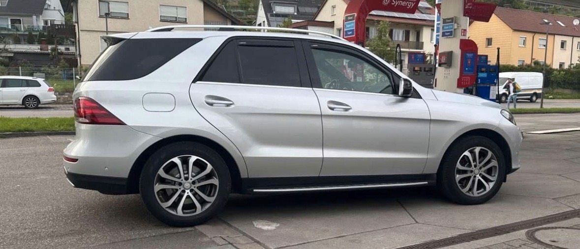 Mercedes-Benz Mercedes  GLE 350d 4 Matic  top Ausstattung foto 3