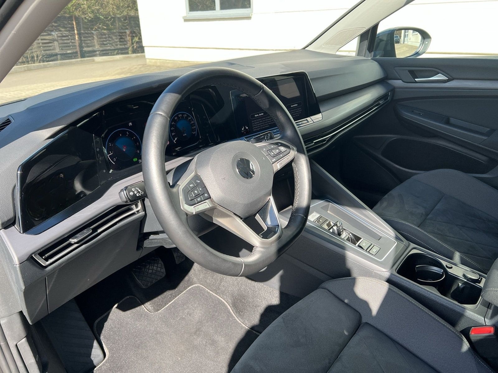 Volkswagen Golf VIII 2.0 TSI DSG Style LED+ KAMERA AHK 18`` foto 11