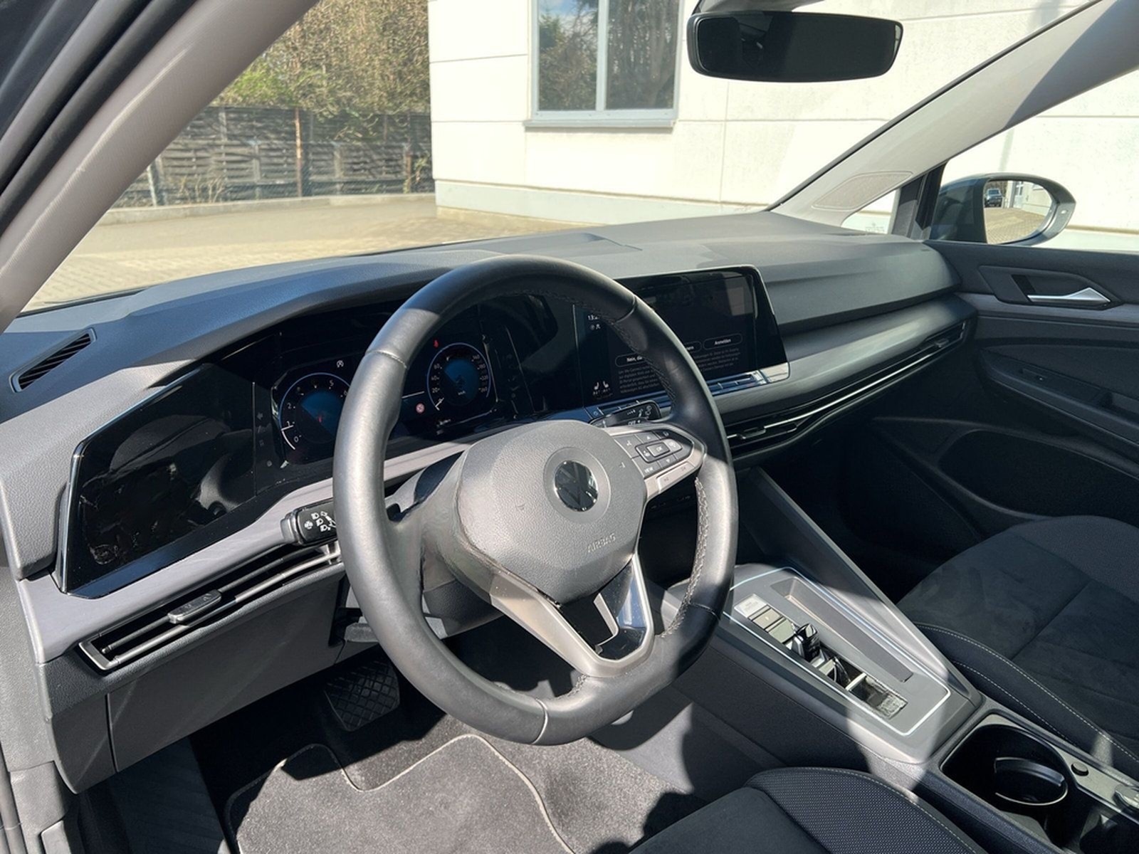 Volkswagen Golf VIII 2.0 TSI DSG Style LED+ KAMERA AHK 18`` foto 10