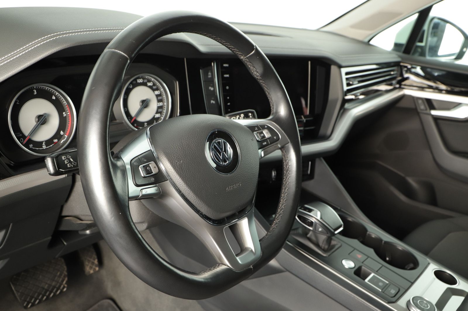 Volkswagen Touareg 3.0 V6 210KW AHK PANORAMA JOKER 3 foto 11