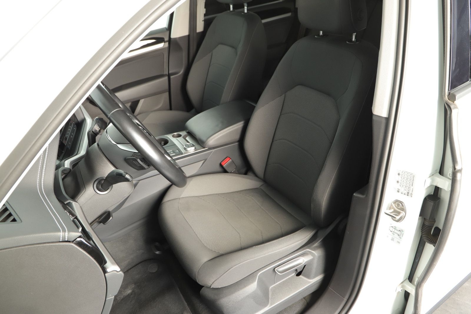 Volkswagen Touareg 3.0 V6 210KW AHK PANORAMA JOKER 3 foto 12