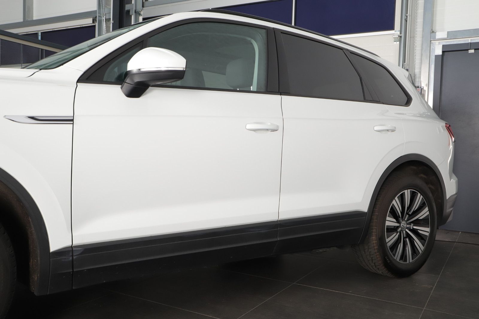 Volkswagen Touareg 3.0 V6 210KW AHK PANORAMA JOKER 3 foto 7