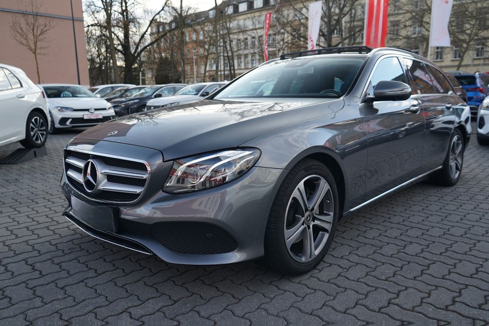 Mercedes-Benz E200 T-Modell Avantgarde LED Navi 360° Panorama foto 2