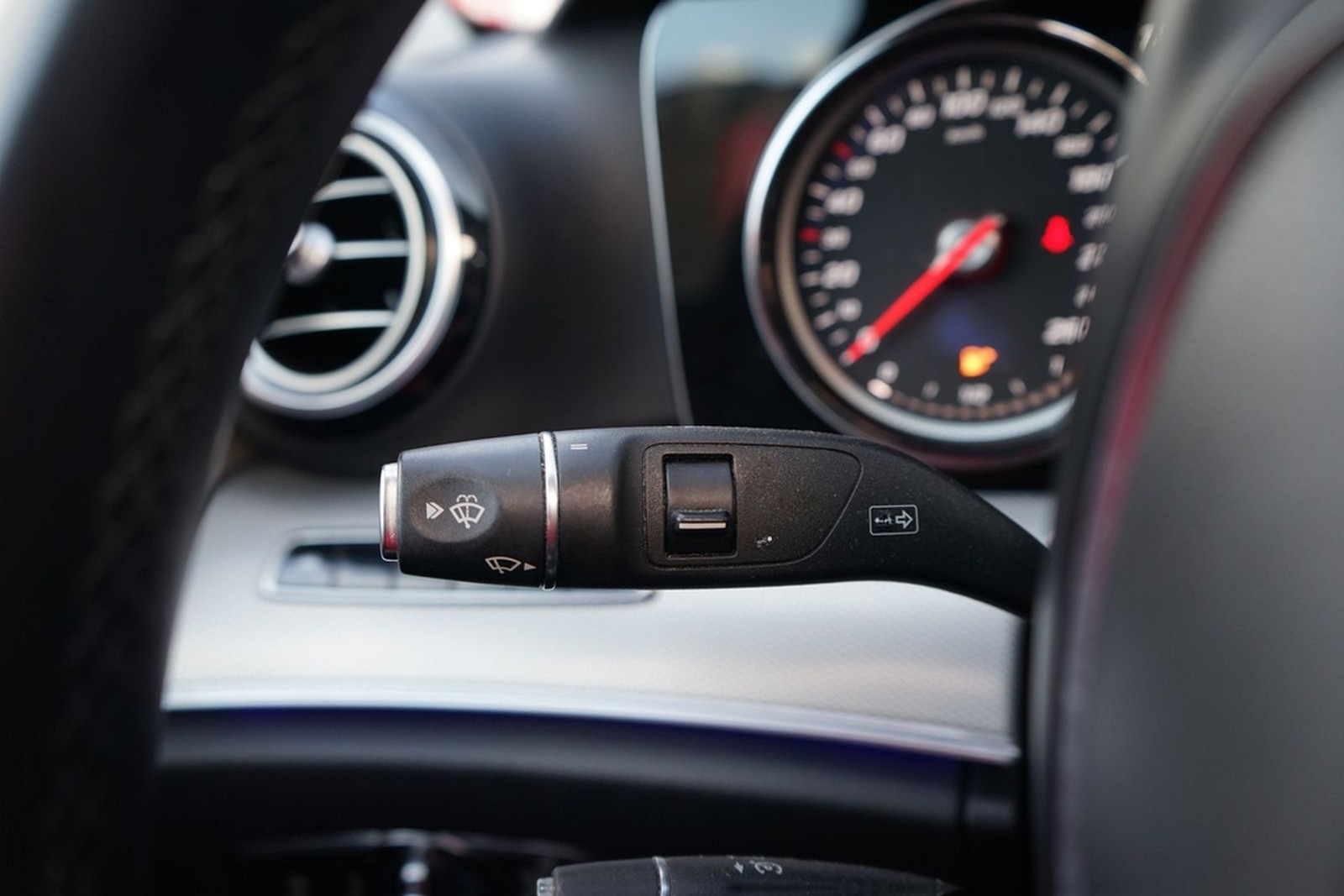 Mercedes-Benz E200 T-Modell Avantgarde LED Navi 360° Panorama foto 22