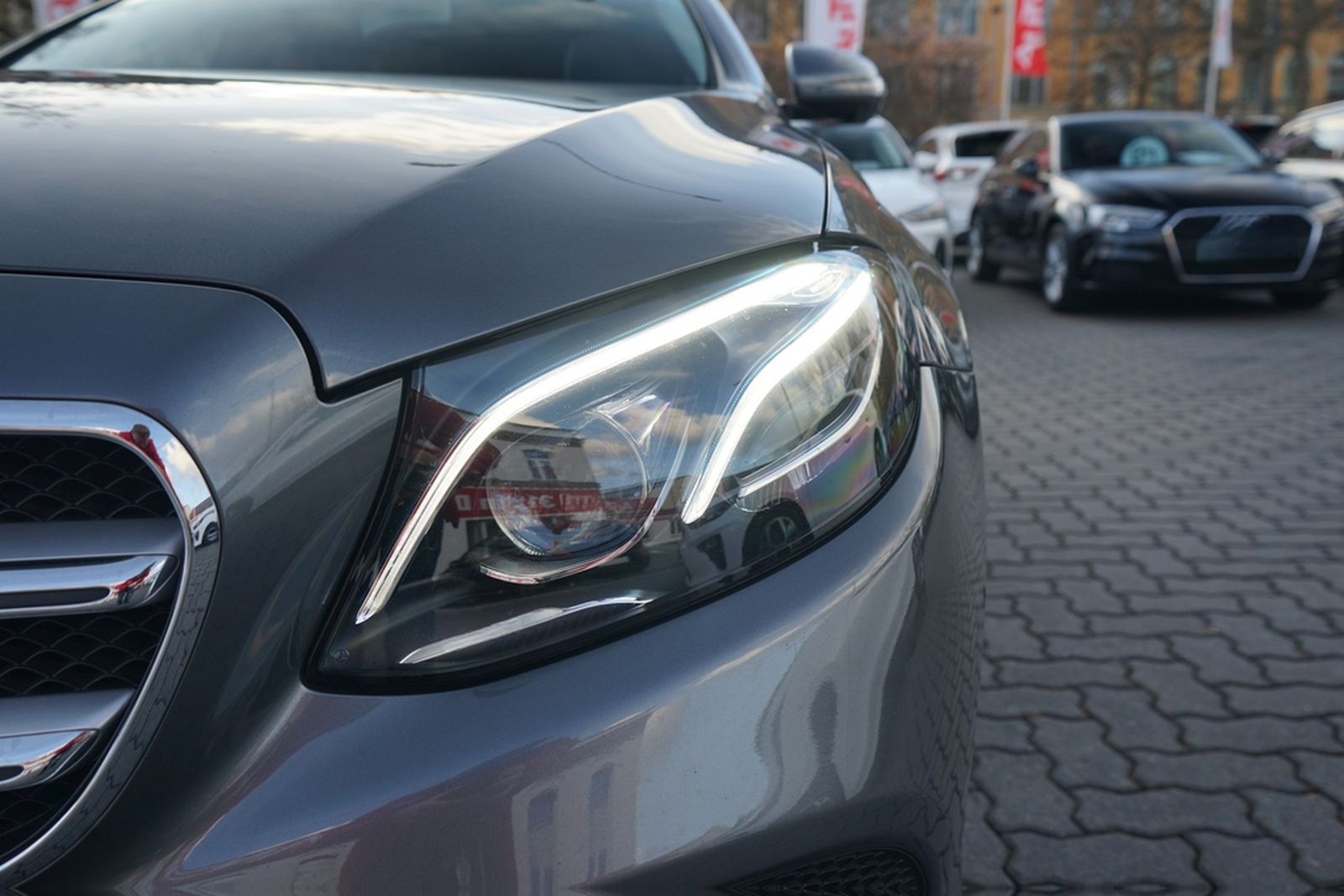 Mercedes-Benz E200 T-Modell Avantgarde LED Navi 360° Panorama foto 36