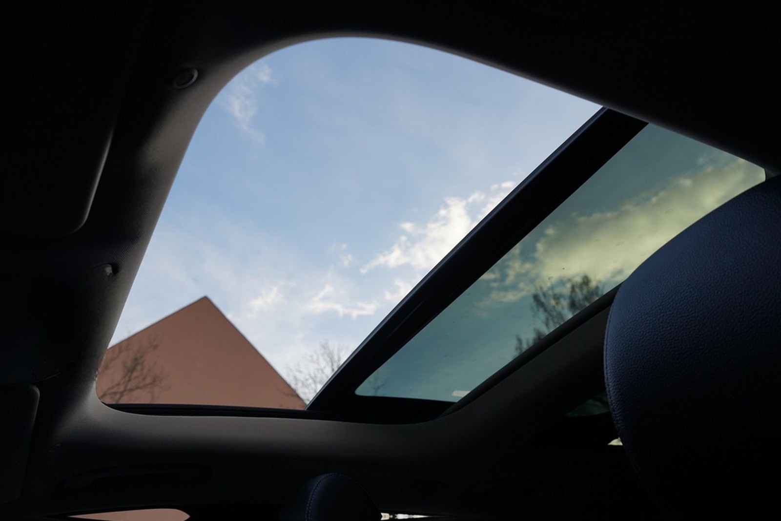 Mercedes-Benz E200 T-Modell Avantgarde LED Navi 360° Panorama foto 39