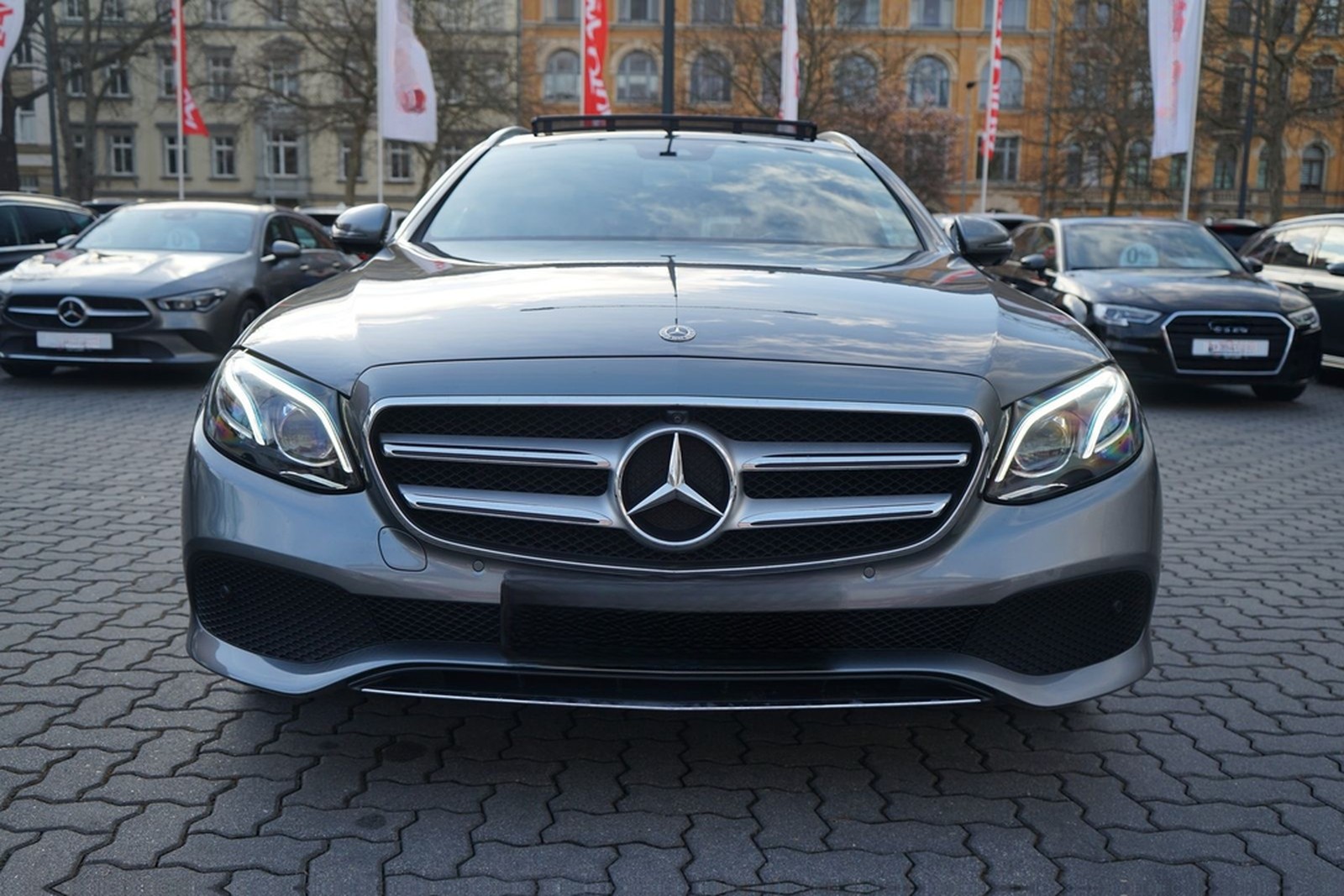 Mercedes-Benz E200 T-Modell Avantgarde LED Navi 360° Panorama foto 9