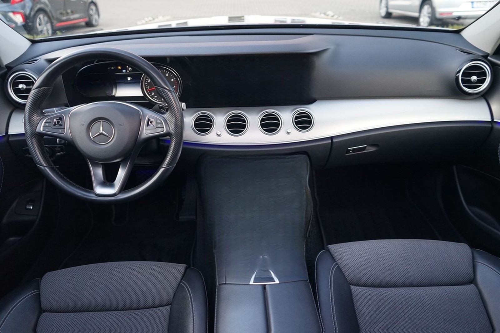 Mercedes-Benz E200 T-Modell Avantgarde LED Navi 360° Panorama foto 10