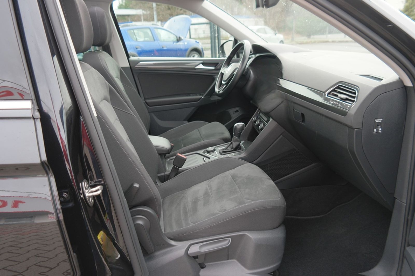Volkswagen Tiguan 2.0 TSI Highline 4Motion R-Line LED ACC foto 12