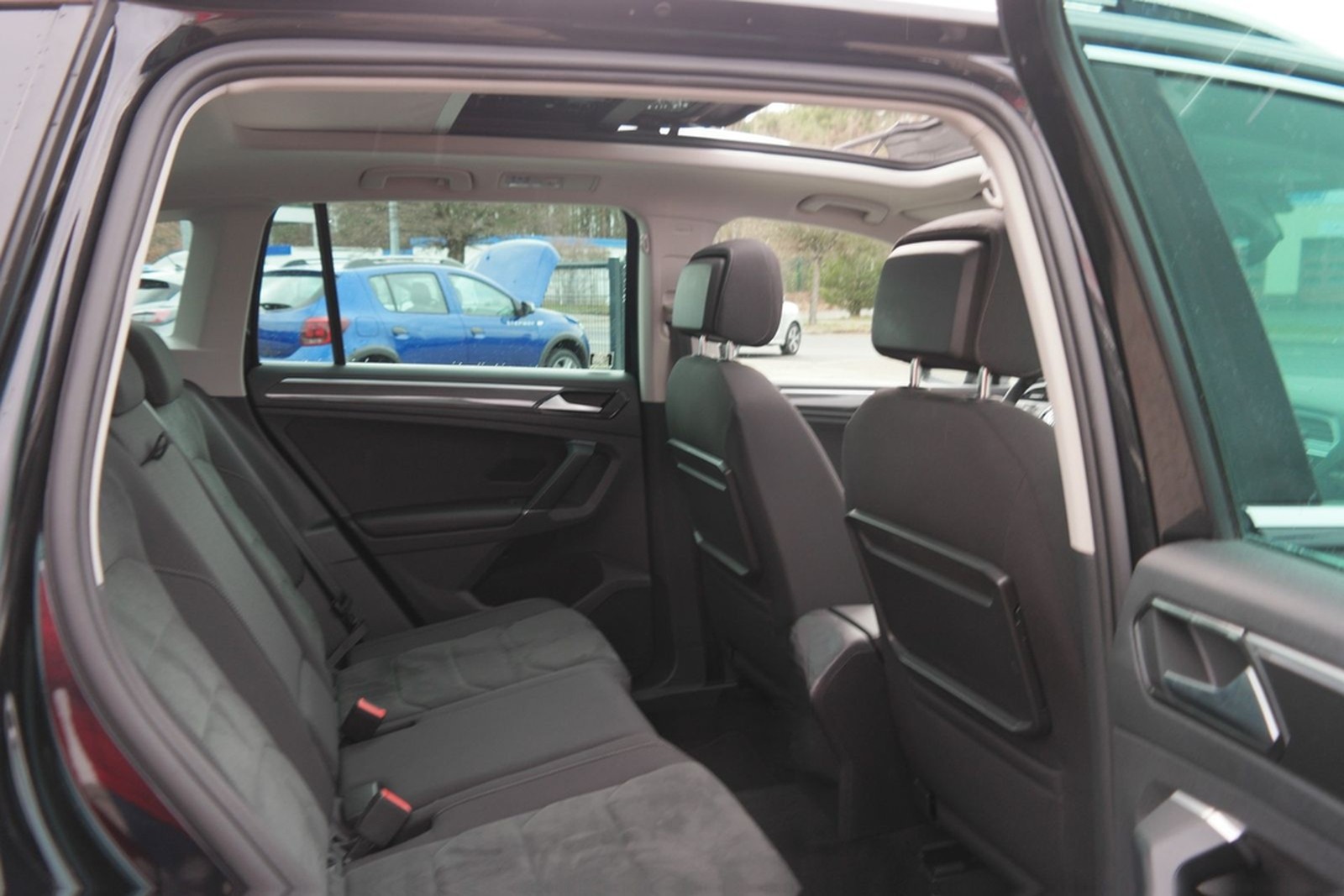 Volkswagen Tiguan 2.0 TSI Highline 4Motion R-Line LED ACC foto 13