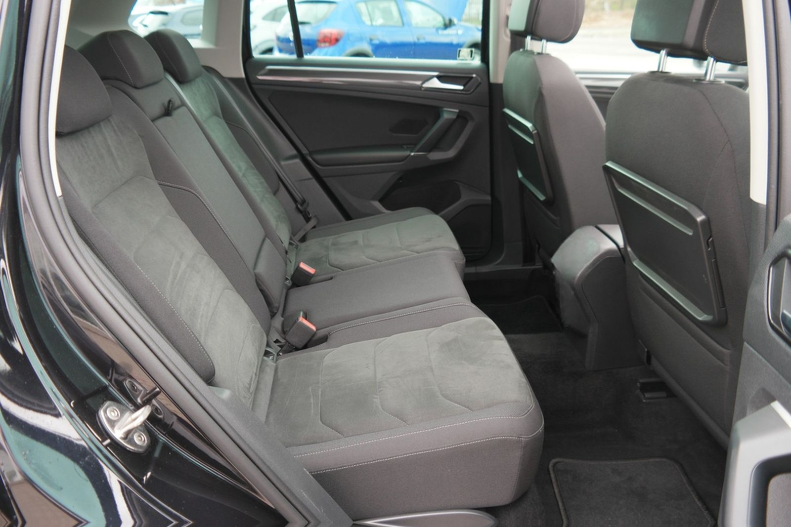 Volkswagen Tiguan 2.0 TSI Highline 4Motion R-Line LED ACC foto 34