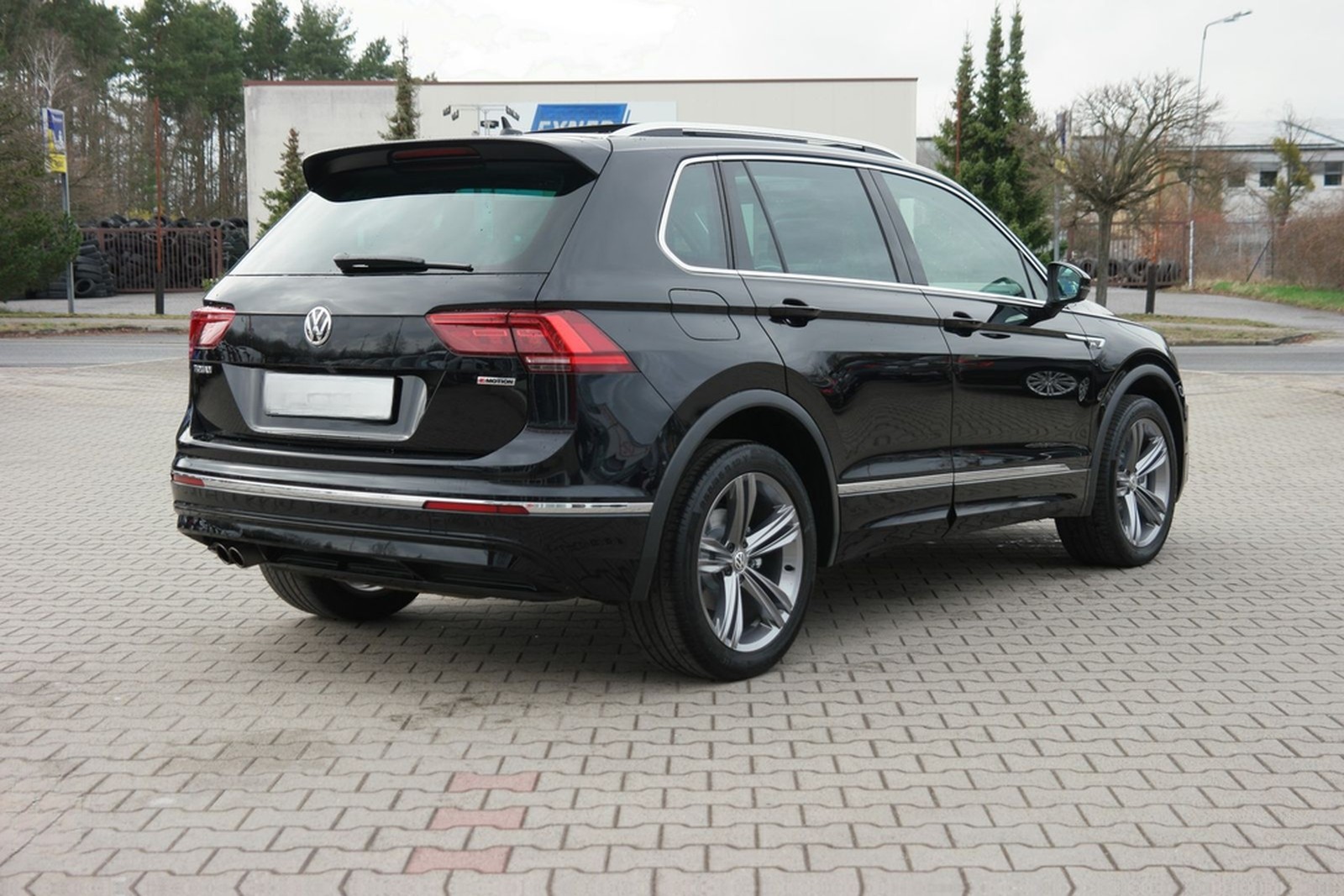 Volkswagen Tiguan 2.0 TSI Highline 4Motion R-Line LED ACC foto 6
