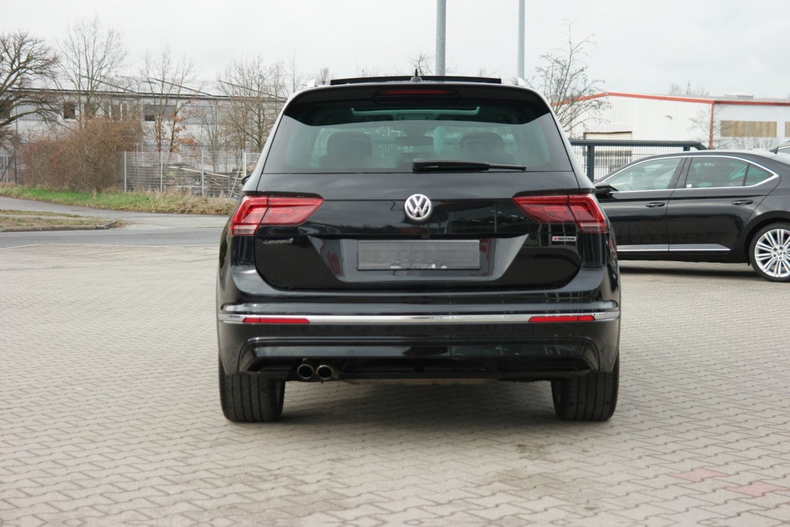 Volkswagen Tiguan 2.0 TSI Highline 4Motion R-Line LED ACC foto 7