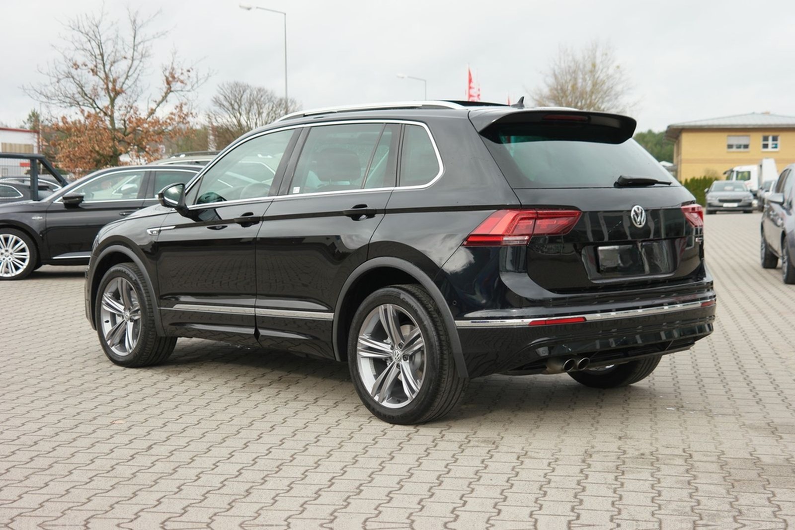 Volkswagen Tiguan 2.0 TSI Highline 4Motion R-Line LED ACC foto 8
