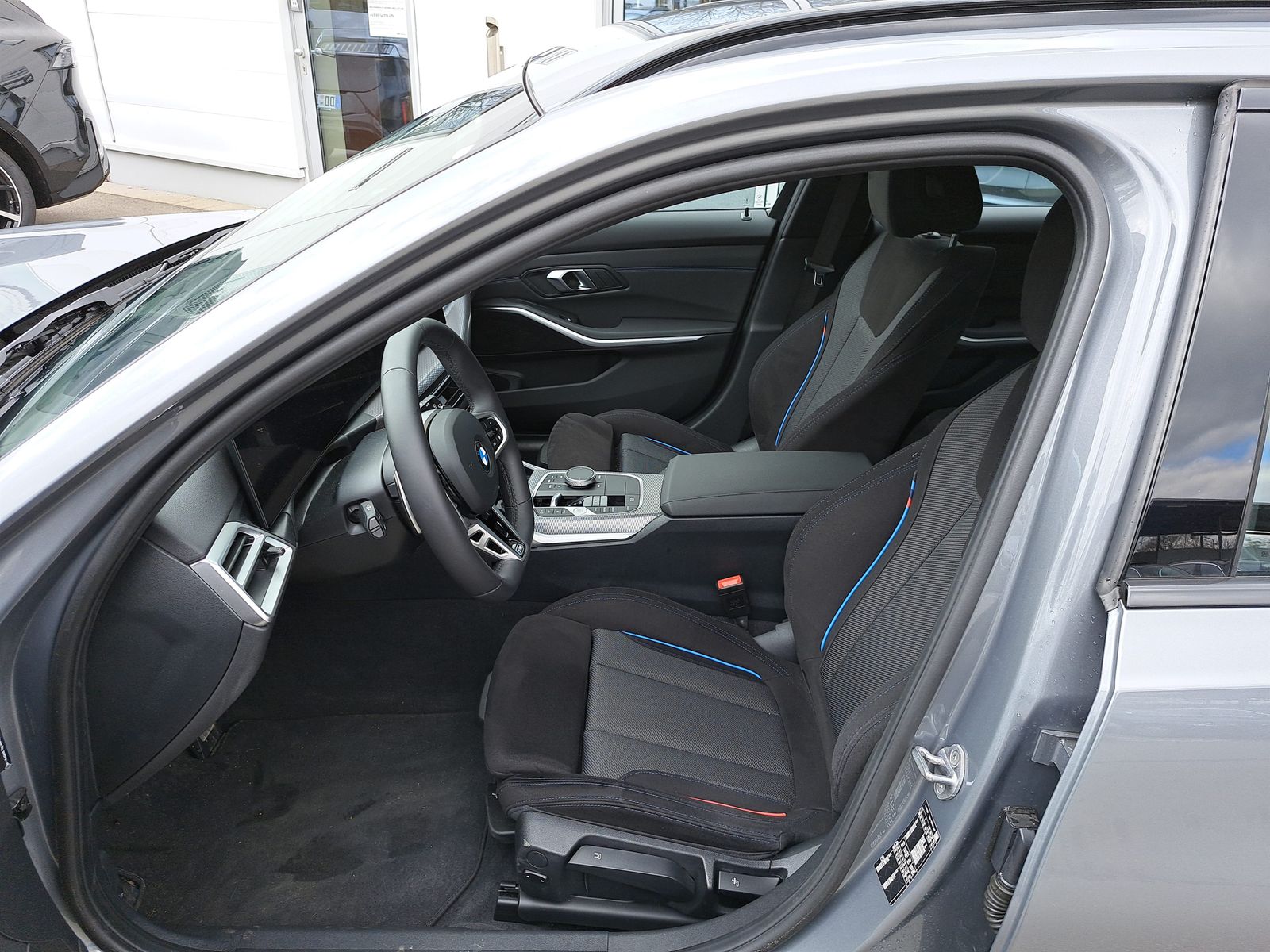 BMW 318i Touring M Sportpaket HiFi DAB LED Tempomat foto 7