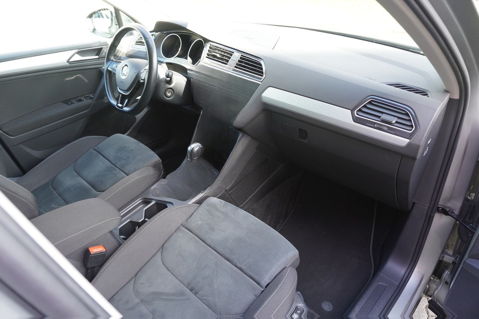 Volkswagen Tiguan 1.5 TSI Active DSG LED Navi ACC 360° foto 14